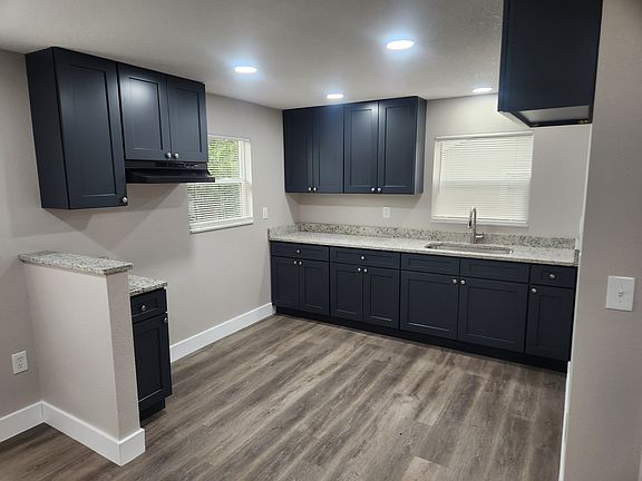 2nd image of 666 1/2 W Robinson St