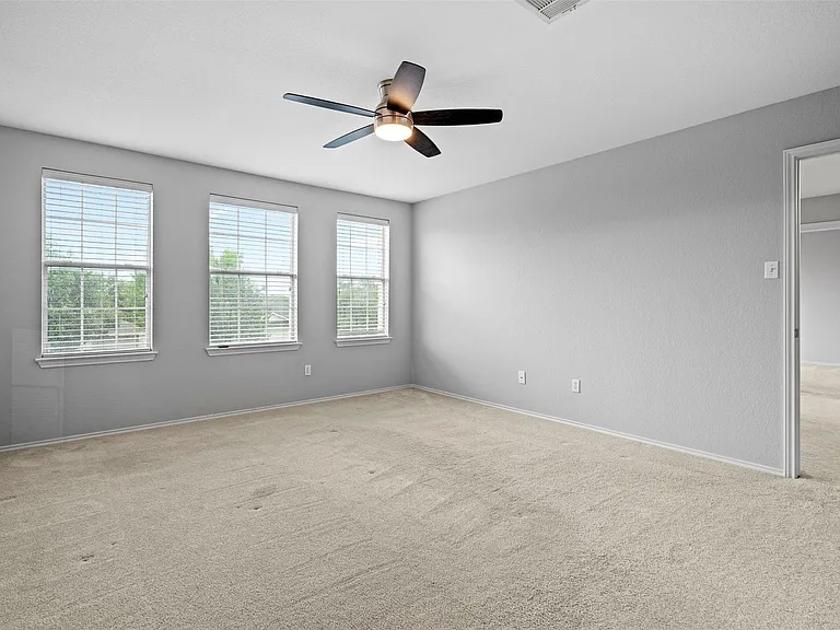 919 Washburn Dr — Photo 18