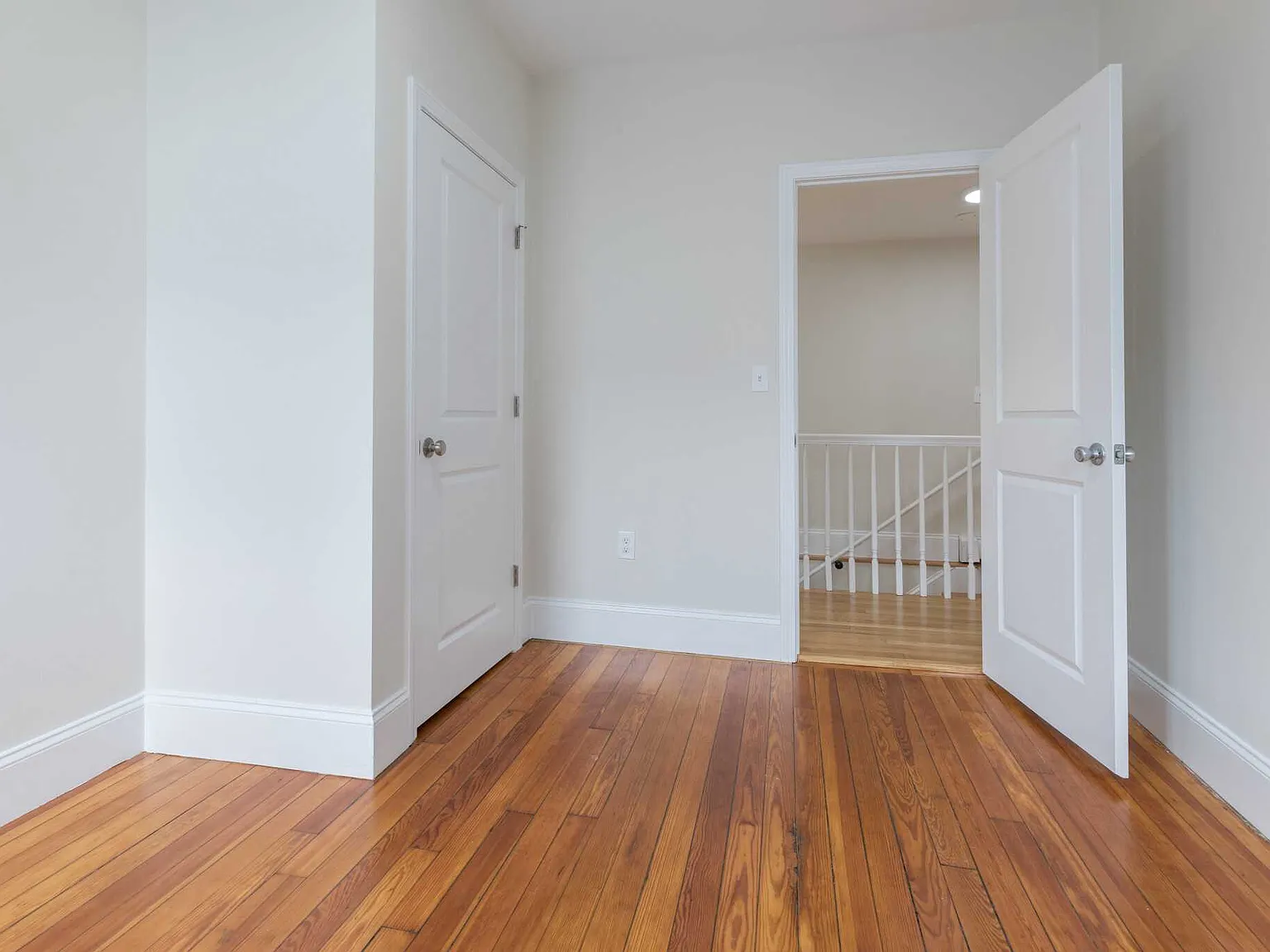 5 bed, $7,000 — Photo 1