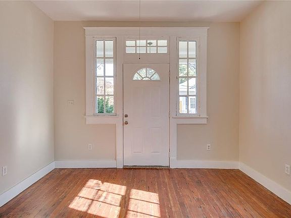 3rd image of 3106 Toulouse St