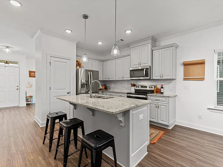 975 Newburn Dr — Photo 18