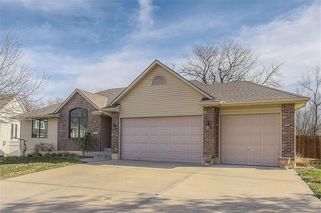 1st image of 1809 S Sioux Ct