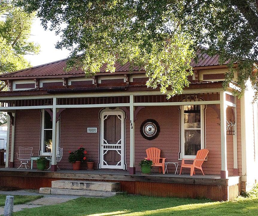 1883 Victorian Beauty