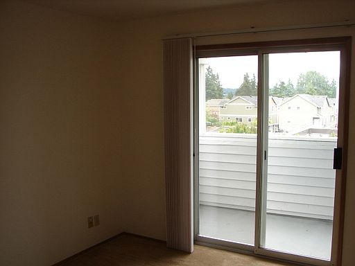 3rd image of 12314 32nd Ave NE APT 203