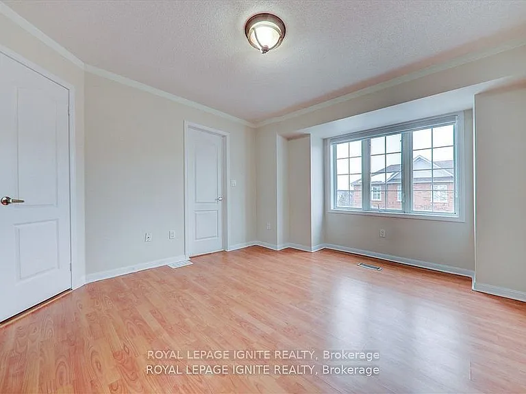 80 Acorn Pl #8 — Photo 19