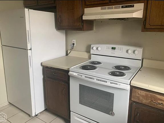 3rd image of 1809 Cedar Hts