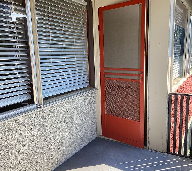 1st image of 215 Front St N #6784588
