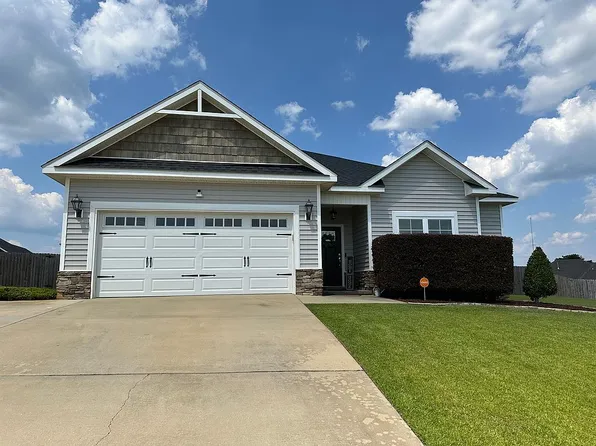 61 Lawrence Dr, New Brockton, AL 36351