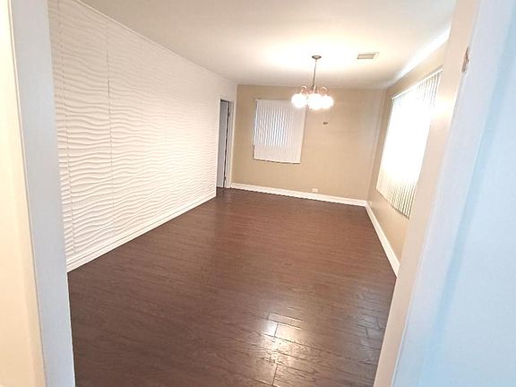 2nd image of 316 Blackhawk Dr
