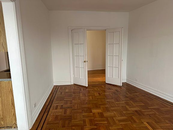 5th image of 2880 Bailey Ave #4C