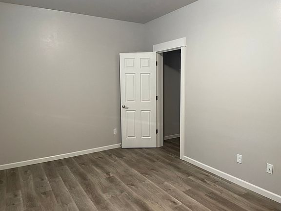 BR showing 1 of 2 closet