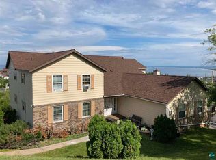 202 E 7th St, Duluth, MN 55805