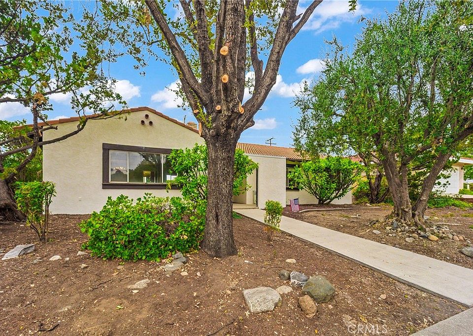 1st image of 525 Fountain Springs Ln
