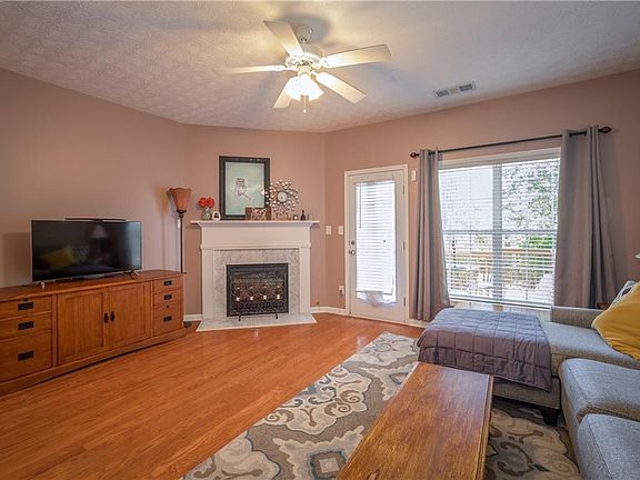 2nd image of 757 Brookside Parc Ln