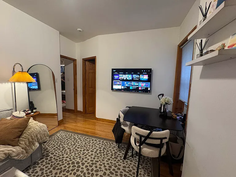 530 E 13th St #3 — Photo 3