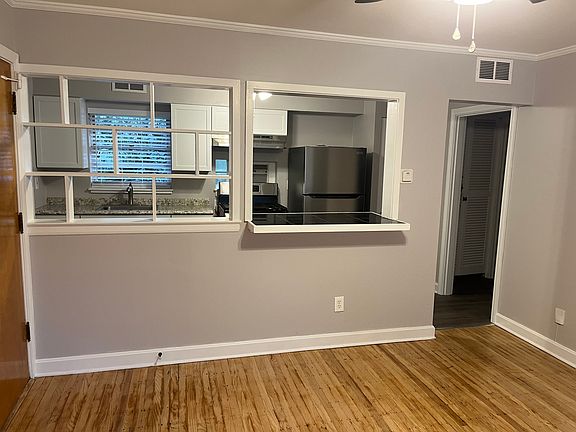 5th image of 2076 Sherwood Ave