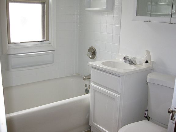 2nd image of 5716 W Rogers St
