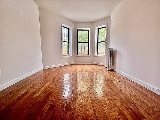 1st image of 152 Sherman Ave APT 1