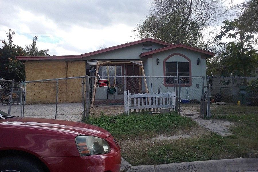 1st image of 2934 Dana St