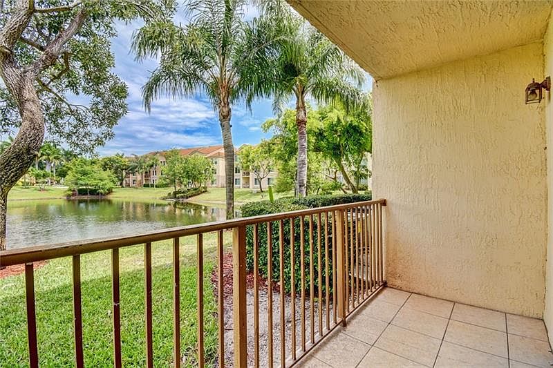 1st image of 704 Villa Cir