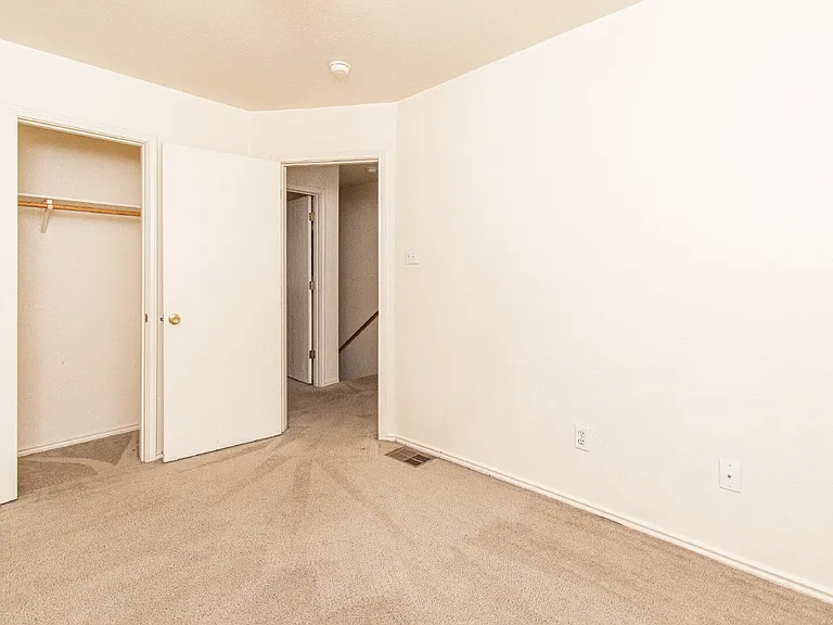 4207 Alan Kent Dr #B — Photo 14