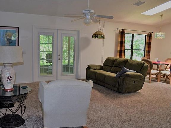 3rd image of 32 Catalina Dr