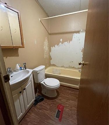 5th image of 16511 Ez Ln