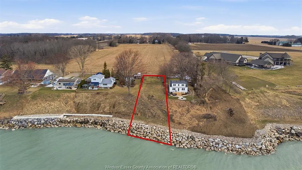 143 Howe Ave photo 1