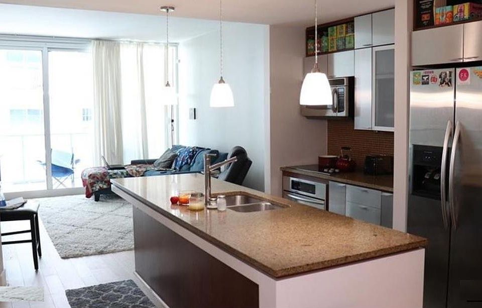 1st image of 912 Channelside Dr #428