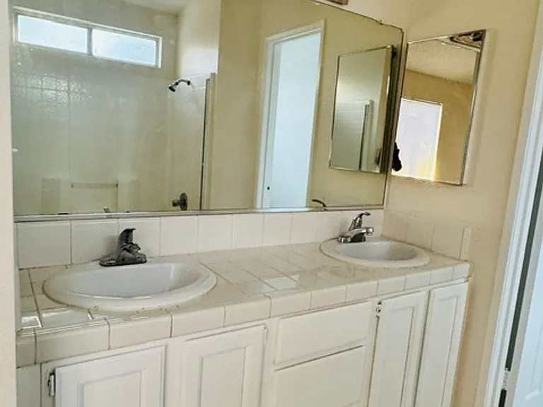 9004 Pine Ridge Way — Photo 17
