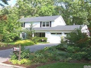 29 Spencer Ln, Stony Brook, NY 11790