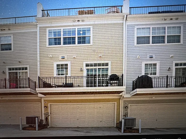 17 Gardenside Pl — Photo 3