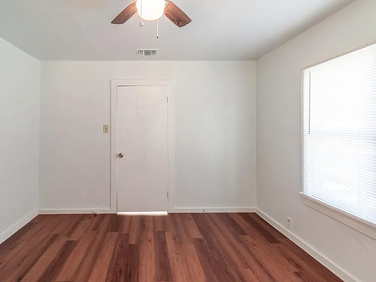 1610 Lennon Ave — Photo 14