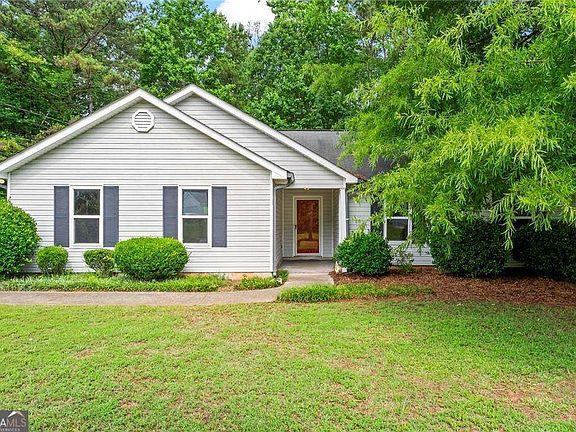 2nd image of 163 Nicki Ct