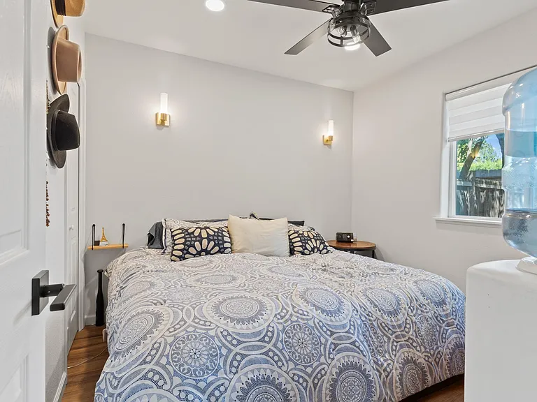 1634 W Swain Rd — Photo 16