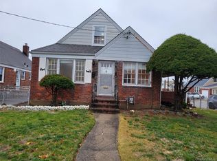 228 East Ave, Valley Stream, NY 11580