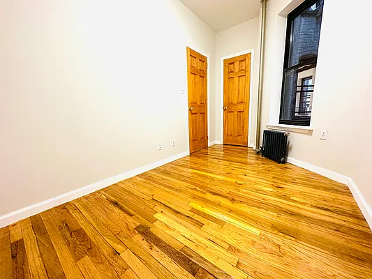 Rented by DeSimone Real Estate | media 4