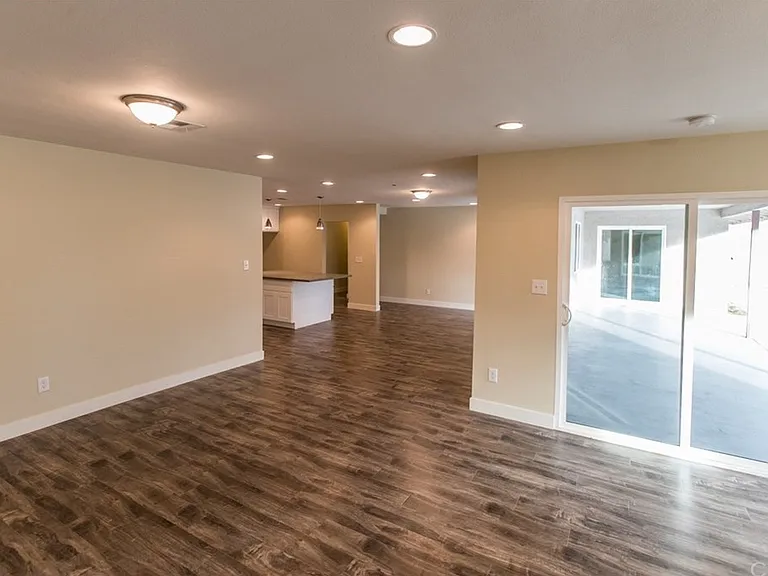 152 E Shady Grove Dr — Photo 7