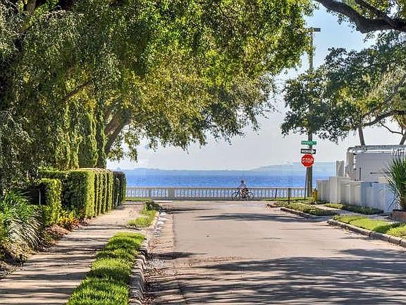 2nd image of 2903 W Bayshore Ct