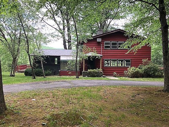 3rd image of 9 Cherry Hill Ln