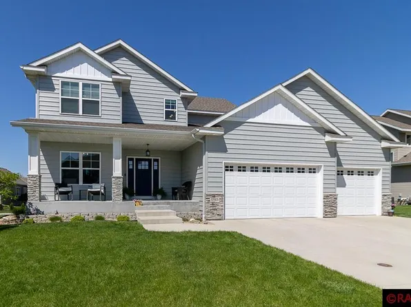 1785 Leona Dr, North Mankato, MN 56003
