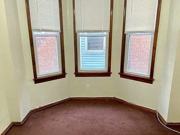 4th image of 807 S Saint Bernard St #2F