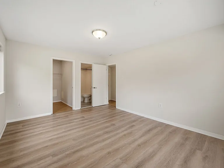 208 Victor Pkwy #A — Photo 11