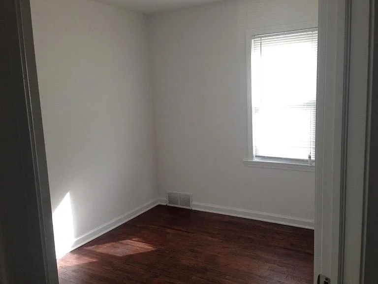 27220 Lawnwood St — Photo 8