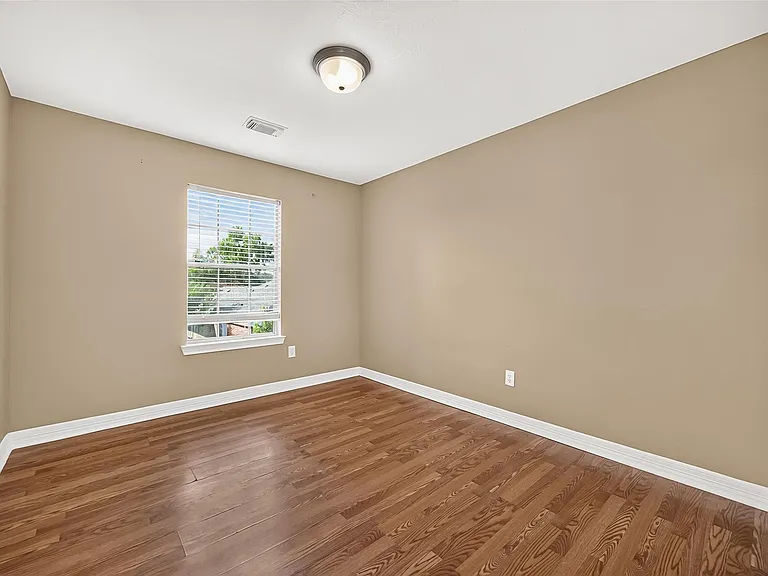 4011 Alexis Cir — Photo 28