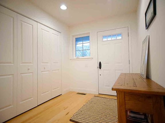 2nd image of 76 Hudson View Ter