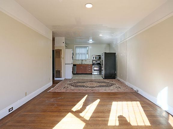 5th image of 156 Duboce Ave #1