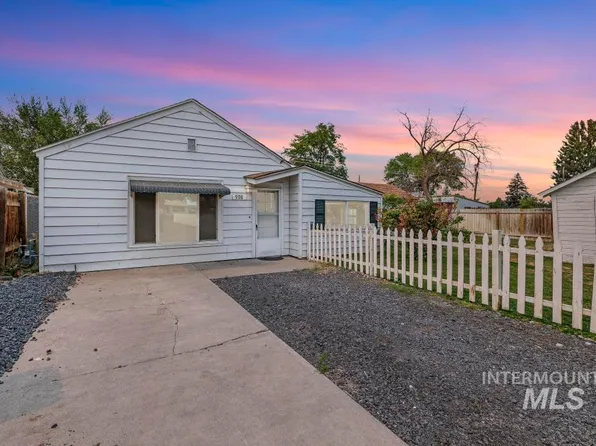 908 Yakima Ave, Filer, ID 83328