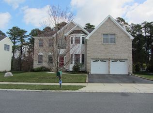 22 Vacari Way, Tuckerton, NJ 08087