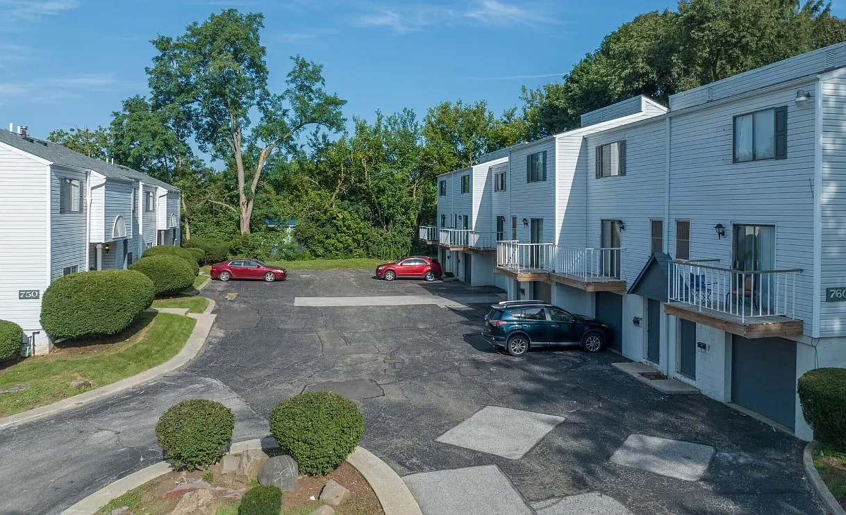 Dakota Ridge Apartments — Photo 1